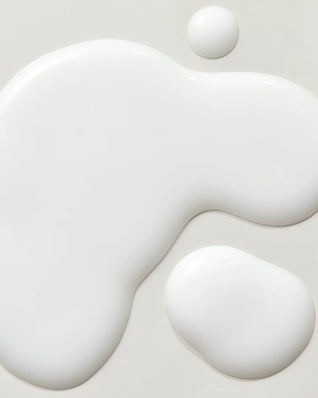 Solāre™ Milky Glow Essence